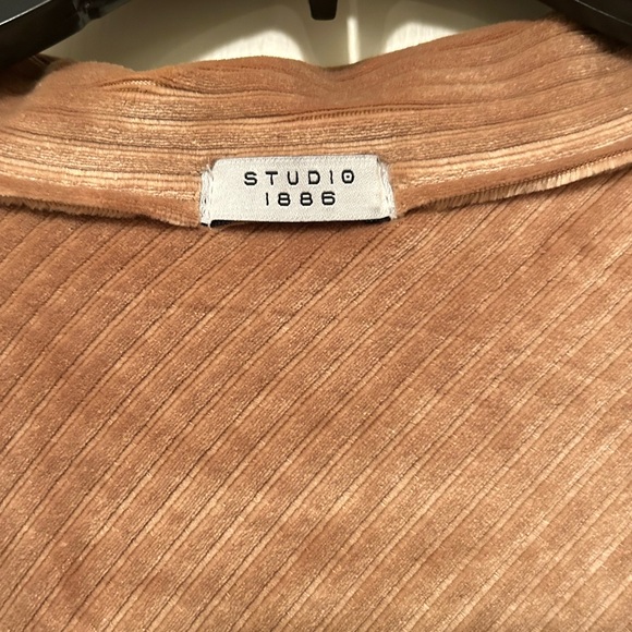 NWOT Avon Corduroy Top - Picture 3 of 6